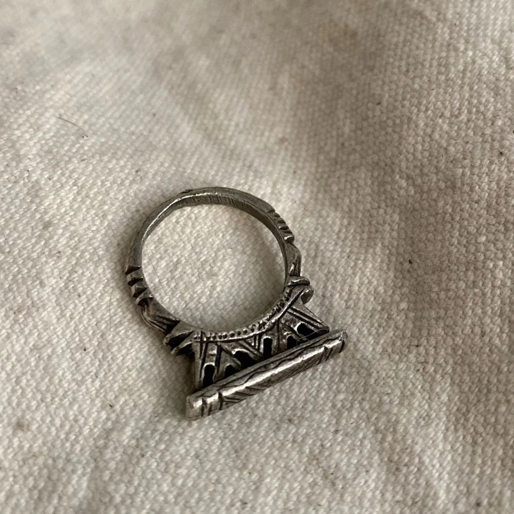 Triumphal arch ring - Picture 3 of 3